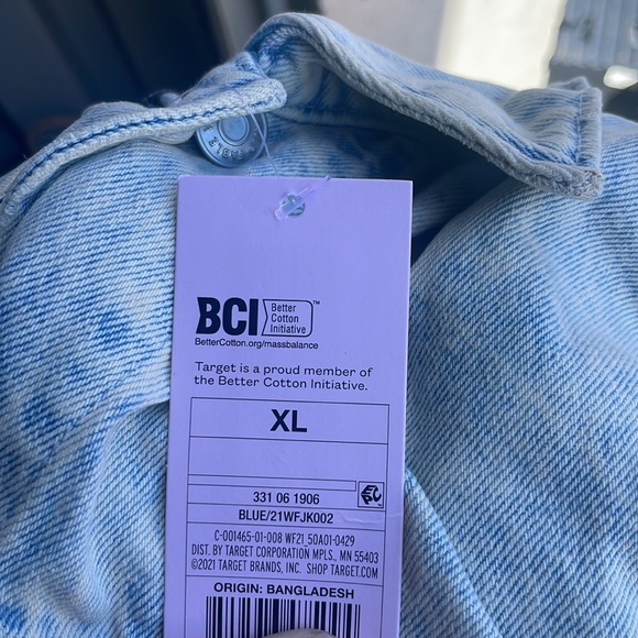 light wash denim jacket - Picture 6 of 6